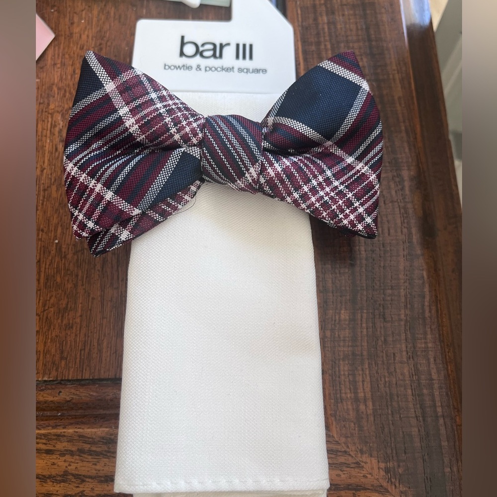 Bar III bow tie with pocket square